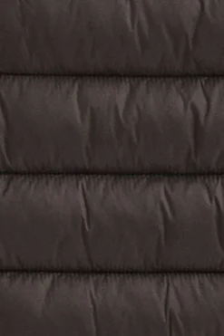 Chaleco ultralight chocolate oscuro con logo Rigby Go