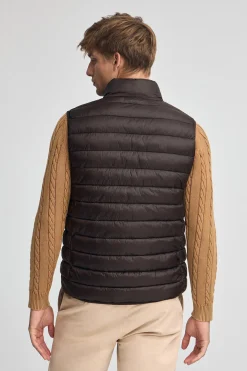 Chaleco ultralight chocolate oscuro con logo Rigby Go