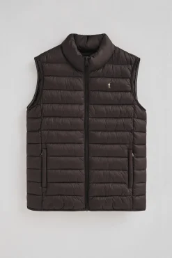 Chaleco ultralight chocolate oscuro con logo Rigby Go