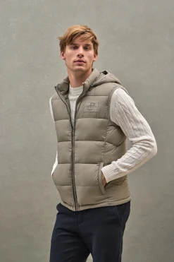Chaleco ultralight color piedra con logo Polo Club