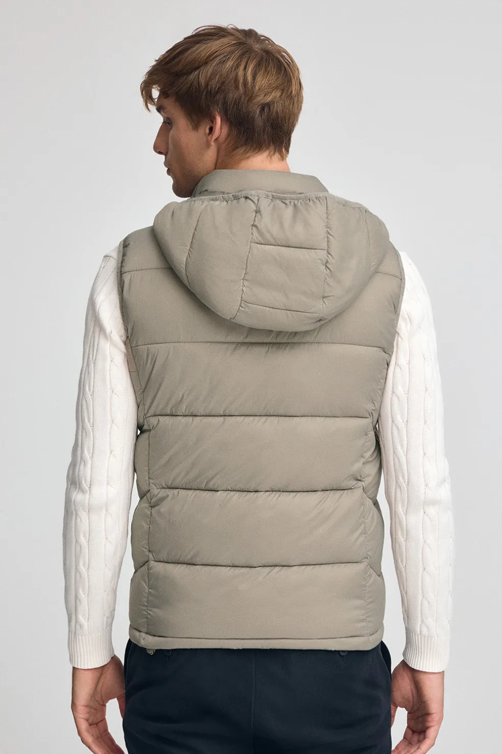 Chaleco ultralight color piedra con logo Polo Club