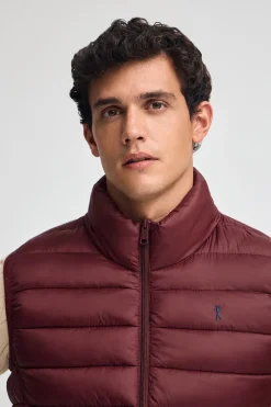 Chaleco ultralight granate con logo Rigby Go