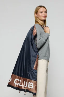 Chaqueta azul marino larga y acolchada Rose de capucha fija y detalles Polo Club