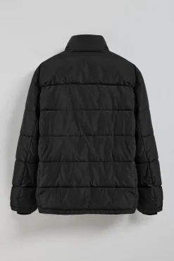 Chaqueta Brooklyn acolchada negra con detalle en la manga