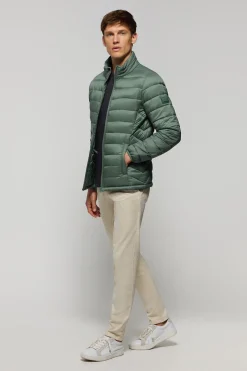 Chaqueta Cabo ultralight verde con logotipo