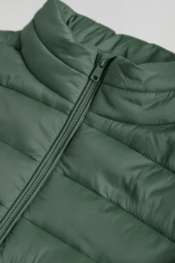 Chaqueta Cabo ultralight verde con logotipo