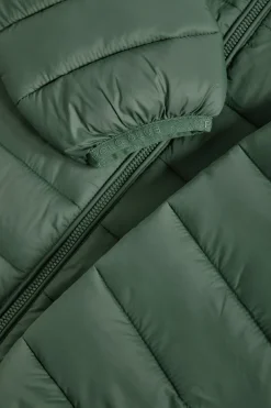Chaqueta Cabo ultralight verde con logotipo