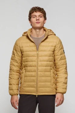 Chaqueta Charles ultralight color camel con capucha y logotipo Polo Club