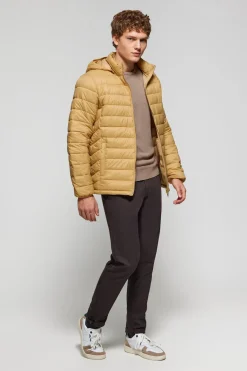 Chaqueta Charles ultralight color camel con capucha y logotipo Polo Club