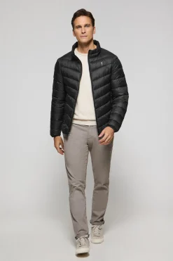 Chaqueta Chase ultralight negra con bordado Rigby Go