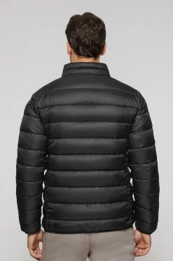 Chaqueta Chase ultralight negra con bordado Rigby Go