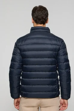 Chaqueta Chase ultralight azul marino con bordado Rigby Go