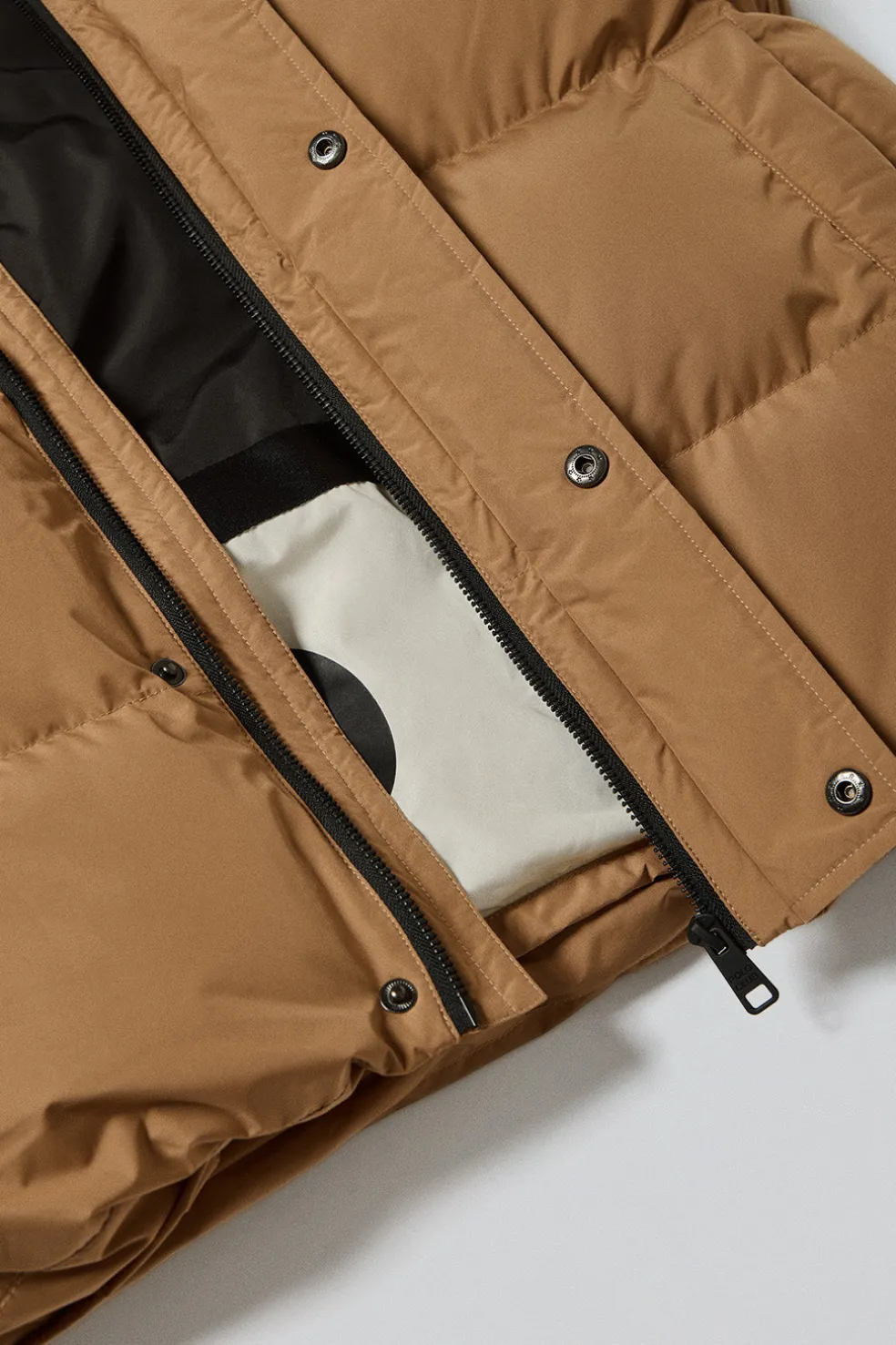 Chaqueta color camel Slope acolchada con detalles Polo Club