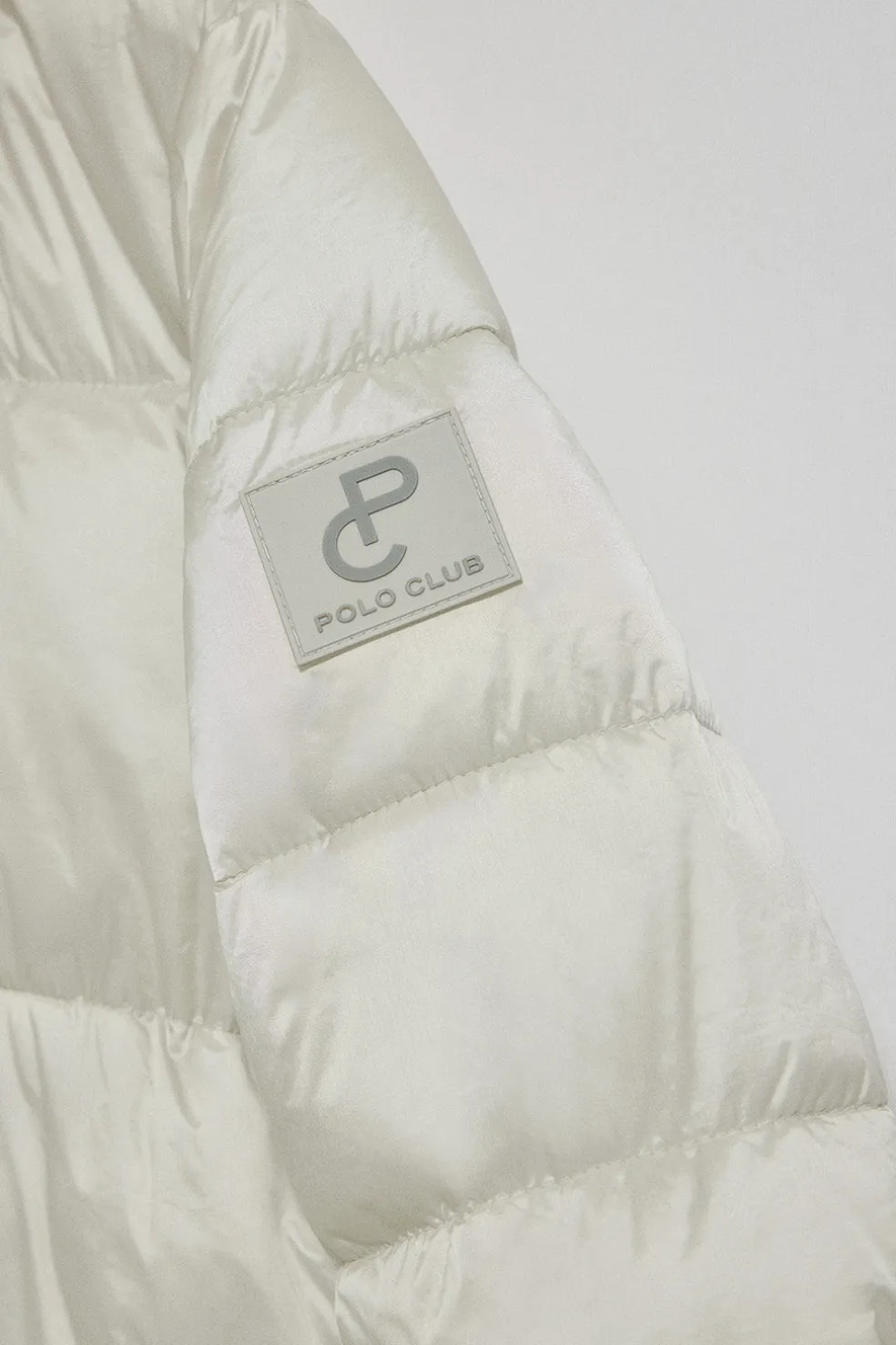 Chaqueta color hielo larga y acolchada Rose de capucha fija y detalles Polo Club