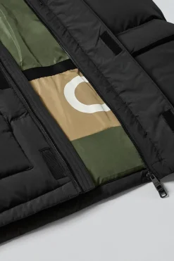 Chaqueta negra Midtown de capucha desmontable y detalles Polo Club