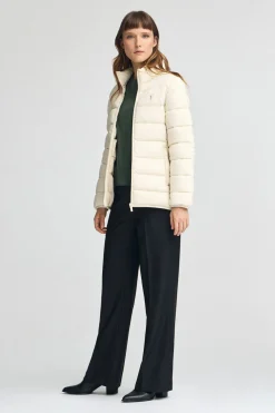Chaqueta Salma Embroidery color crudo con logo Rigby Go