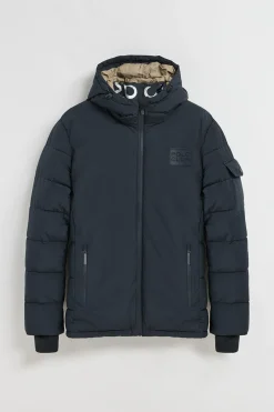 Chaqueta St Moritz azul marino acolchada de capucha fija y detalles Polo Club