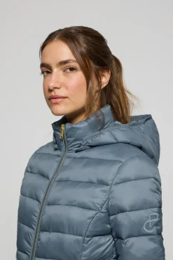 Chaqueta ultralight azul denim Cintia de capucha extraíble y bordado PC