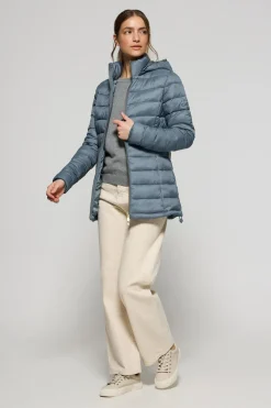 Chaqueta ultralight azul denim Cintia de capucha extraíble y bordado PC