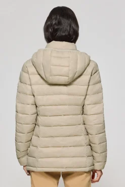 Chaqueta ultralight beige oscuro Cintia de capucha extraíble y bordado PC