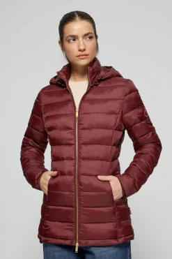 Chaqueta ultralight granate Cintia de capucha extraíble y bordado PC