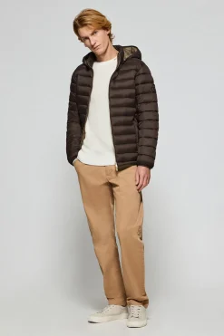 Chaqueta ultralight marrón Corey de capucha extraíble y bordado PC