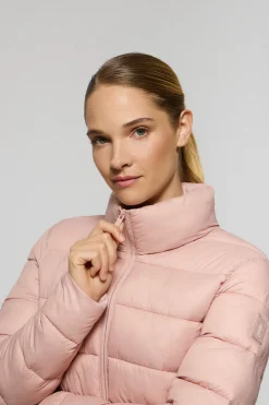 Chaqueta ultralight Susanne color rosa palo con parche Rigby Go