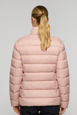 Chaqueta ultralight Susanne color rosa palo con parche Rigby Go