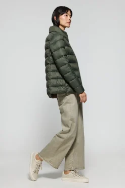Chaqueta ultralight Susanne color verde con parche Rigby Go