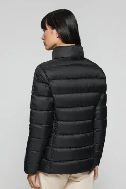 Chaqueta ultralight Susanne negra con parche Rigby Go