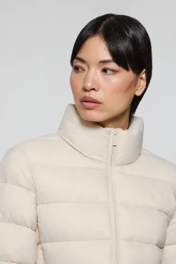 Chaqueta ultralight Susanne color beige con parche Rigby Go
