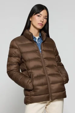 Chaqueta ultralight Susanne marrón con parche Rigby Go