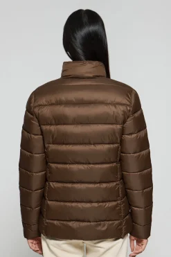 Chaqueta ultralight Susanne marrón con parche Rigby Go