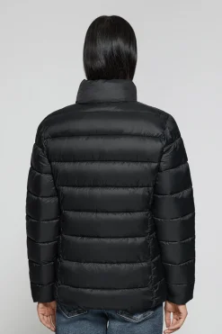 Chaqueta ultralight Susanne negra con bordado Rigby Go