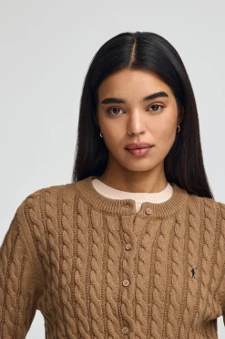 Cárdigan camel vigoré de punto trenzado con bordado Rigby Go