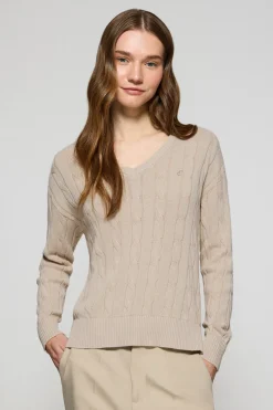 Jersey beige trenzado de escote en pico con monograma bordado