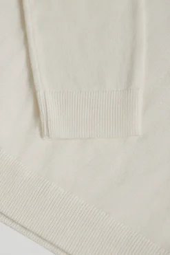 Jersey básico color hielo de cuello pico y logo bordado al tono