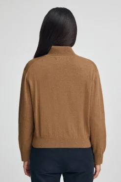 Jersey camel vigoré de mezcla de lana con cuello de media cremallera y bordado Rigby Go