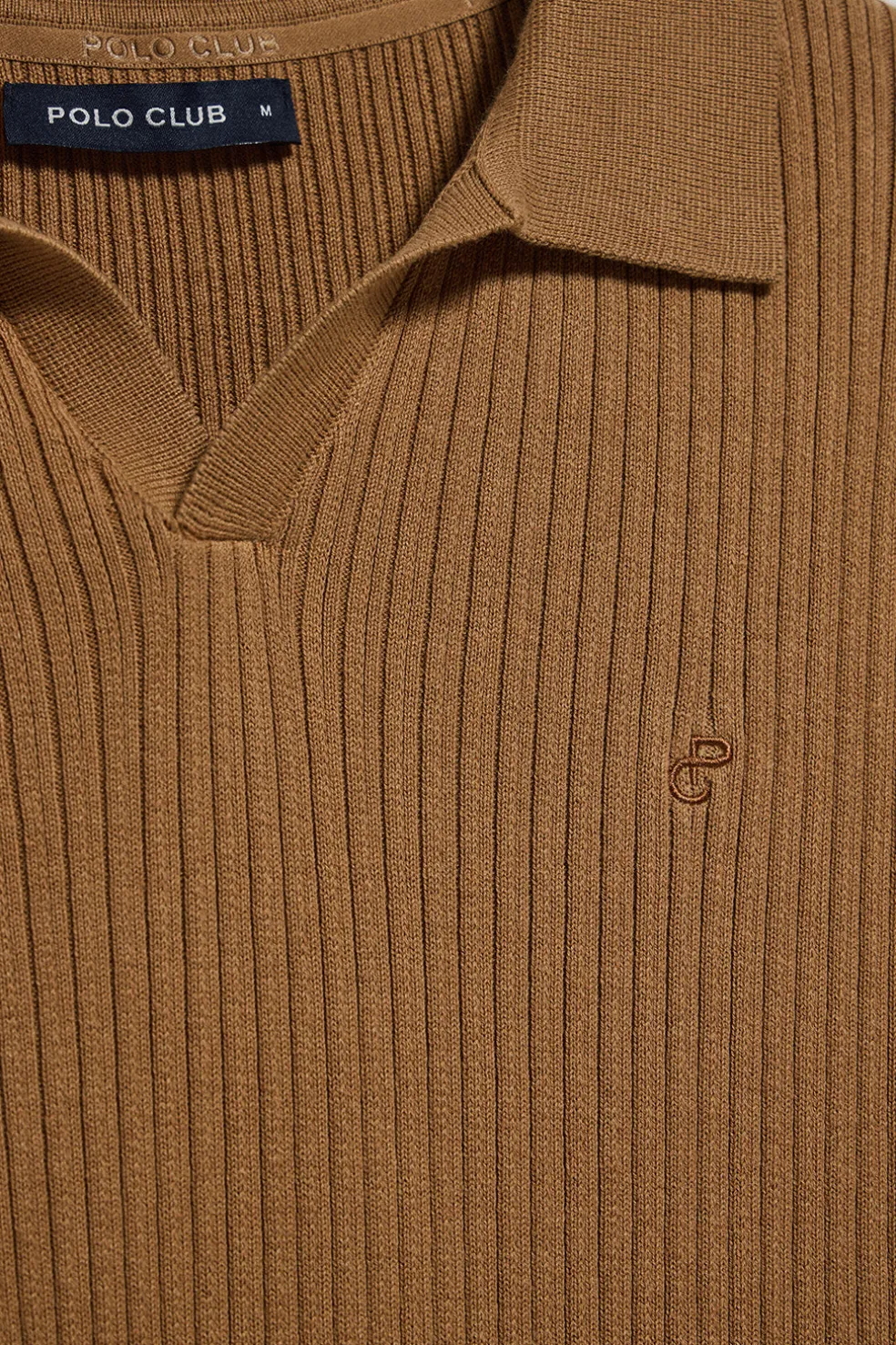 Jersey color camel acanalado Jay con monograma bordado