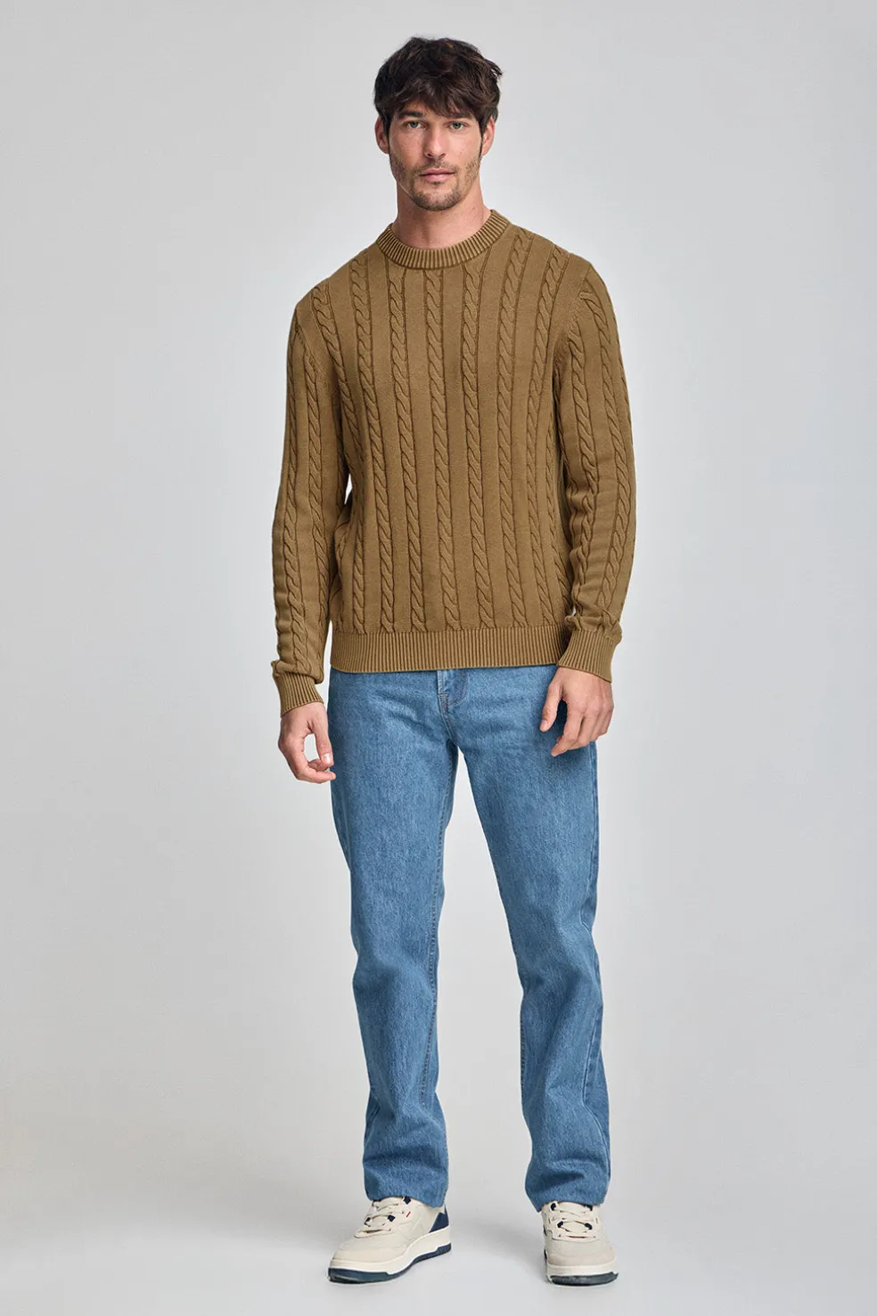Jersey color camel trenzado garment dye con logo bordado