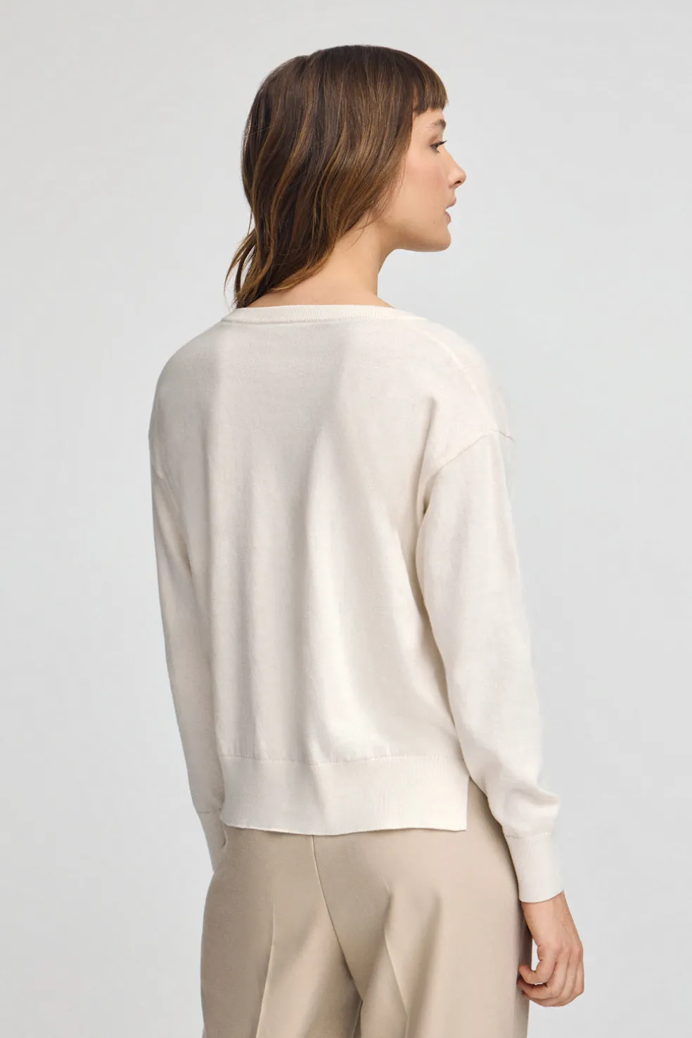 Jersey color crudo de cuello pico con mezcla de lana y bordado Rigby Go