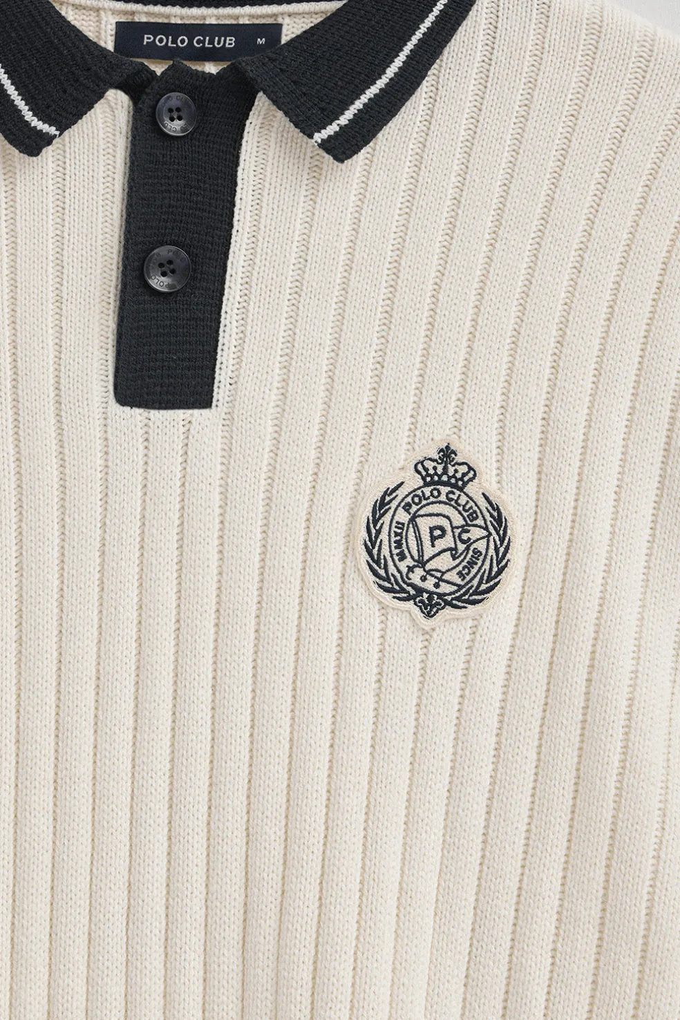 Jersey color crudo y azul marino de cuello polo y parche naútico Polo Club