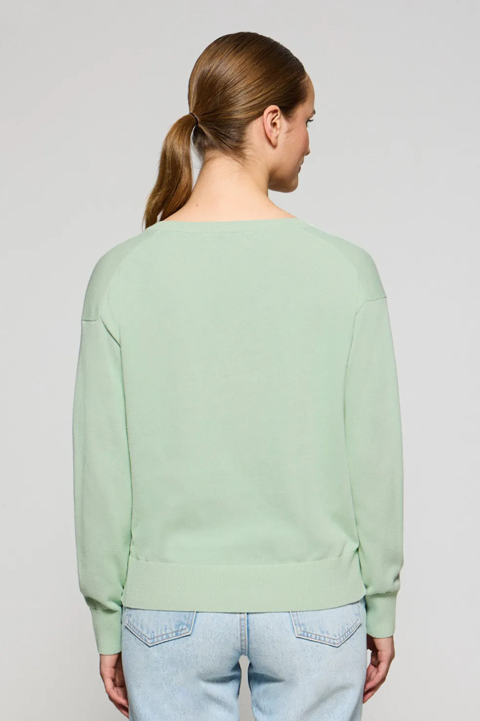 Jersey color menta de punto con cuello de pico y logo bordado Rigby Go