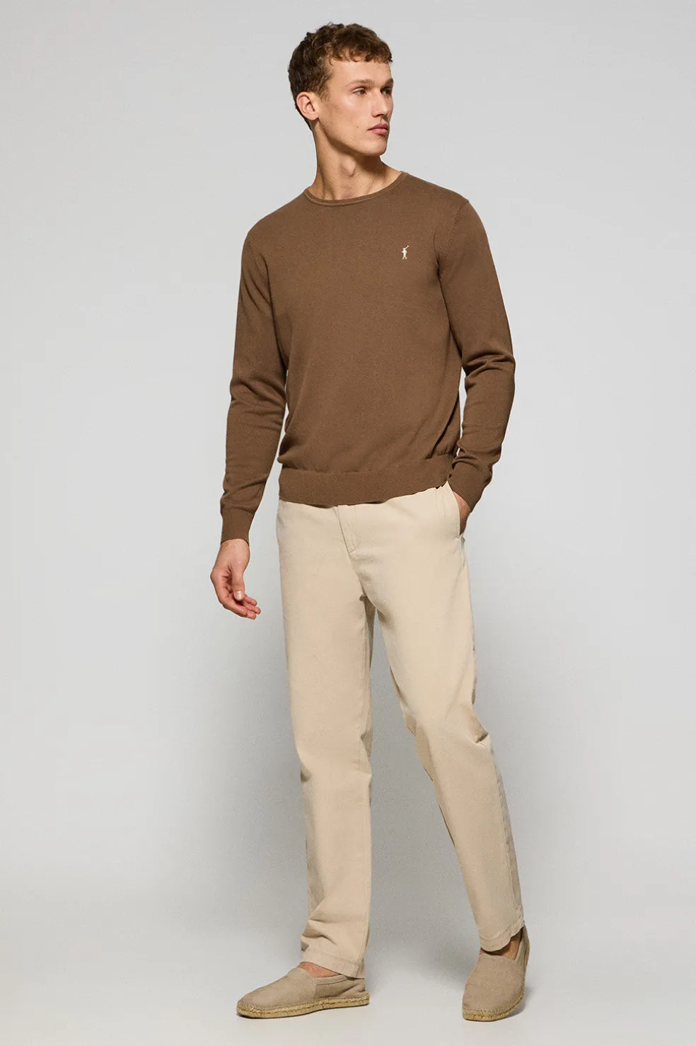 Jersey color moca de punto con cuello redondo y bordado Rigby Go