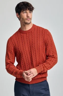 Jersey color rojizo trenzado garment dye con logo bordado