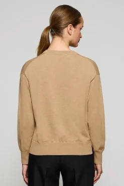 Jersey de punto color caramelo vigoré con cuello redondo y logo bordado Rigby Go