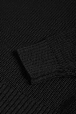 Jersey negro de punto en galga 9 con detalle Polo Club