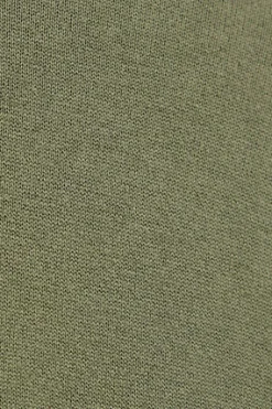 Jersey verde claro garment dye de cuello redondo y logo bordado