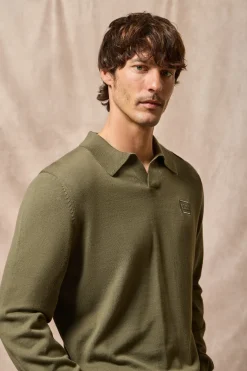 Jersey verde militar Martin de cuello polo y pico con detalle Polo Club
