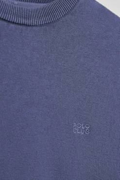 Jersey violeta azulado garment dye de cuello redondo y logo bordado